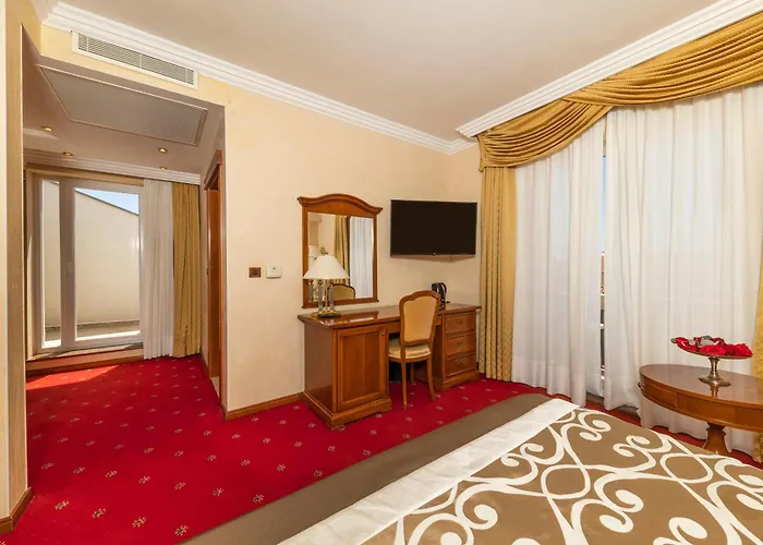 Hotell Niko 4*
