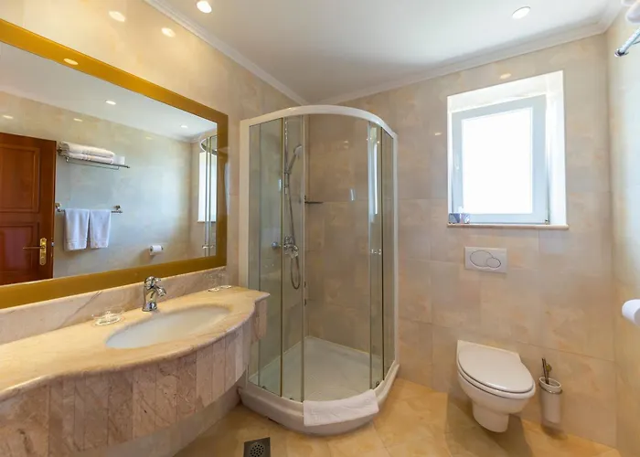 Hotell Niko 4*