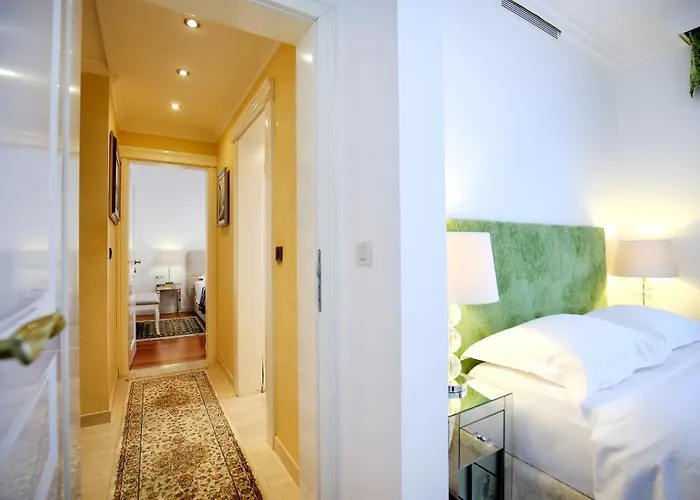 Hotell Niko 4*